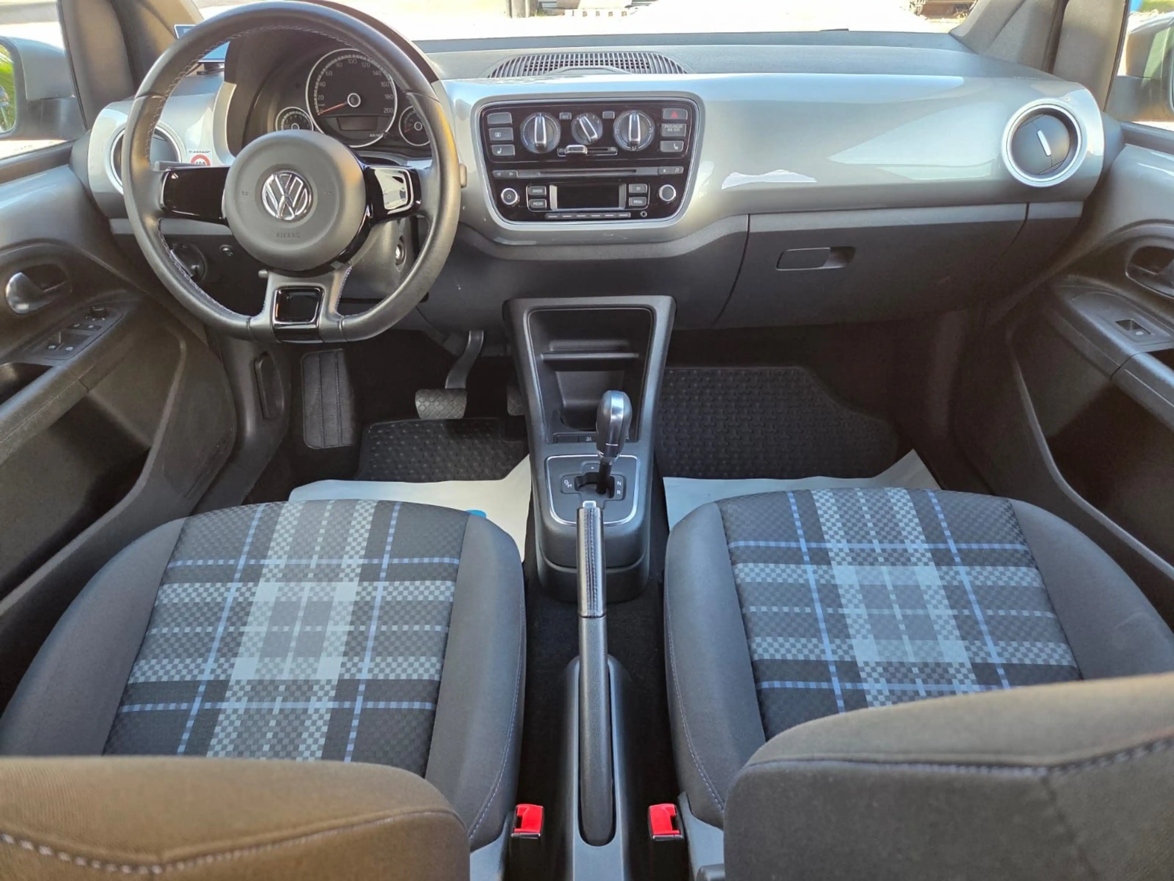 Volkswagen up! "club",  4-trg., nur 20Tkm,  75 PS, TüV NEU — photo 13