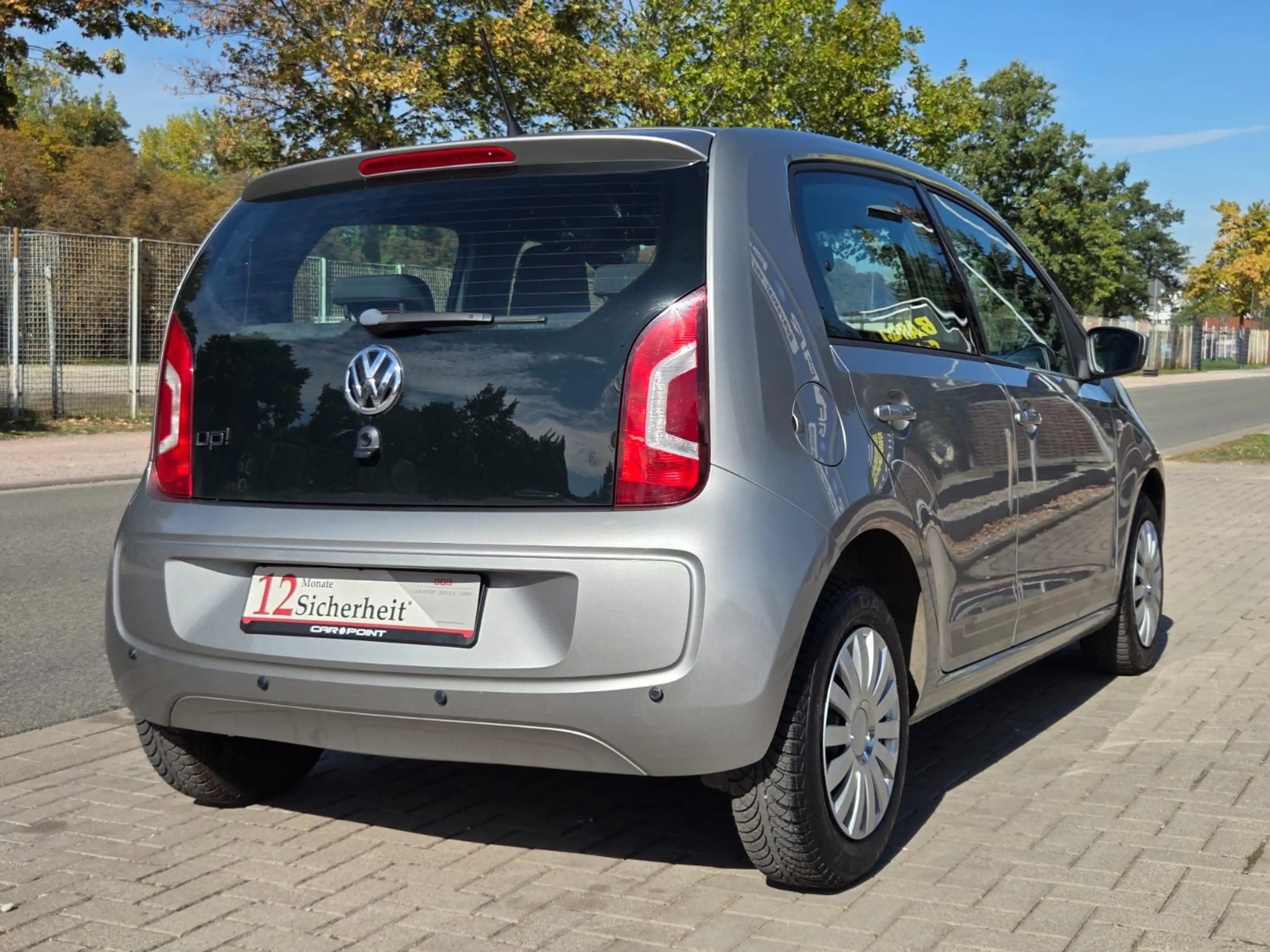 Volkswagen up! "club",  4-trg., nur 20Tkm,  75 PS, TüV NEU — photo 3
