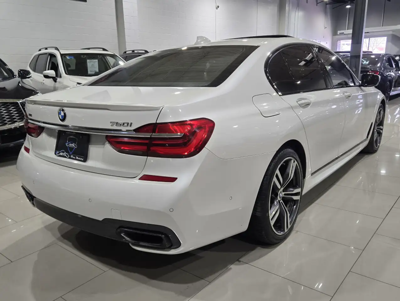 BMW 7 Series снимка BMW 7 Series