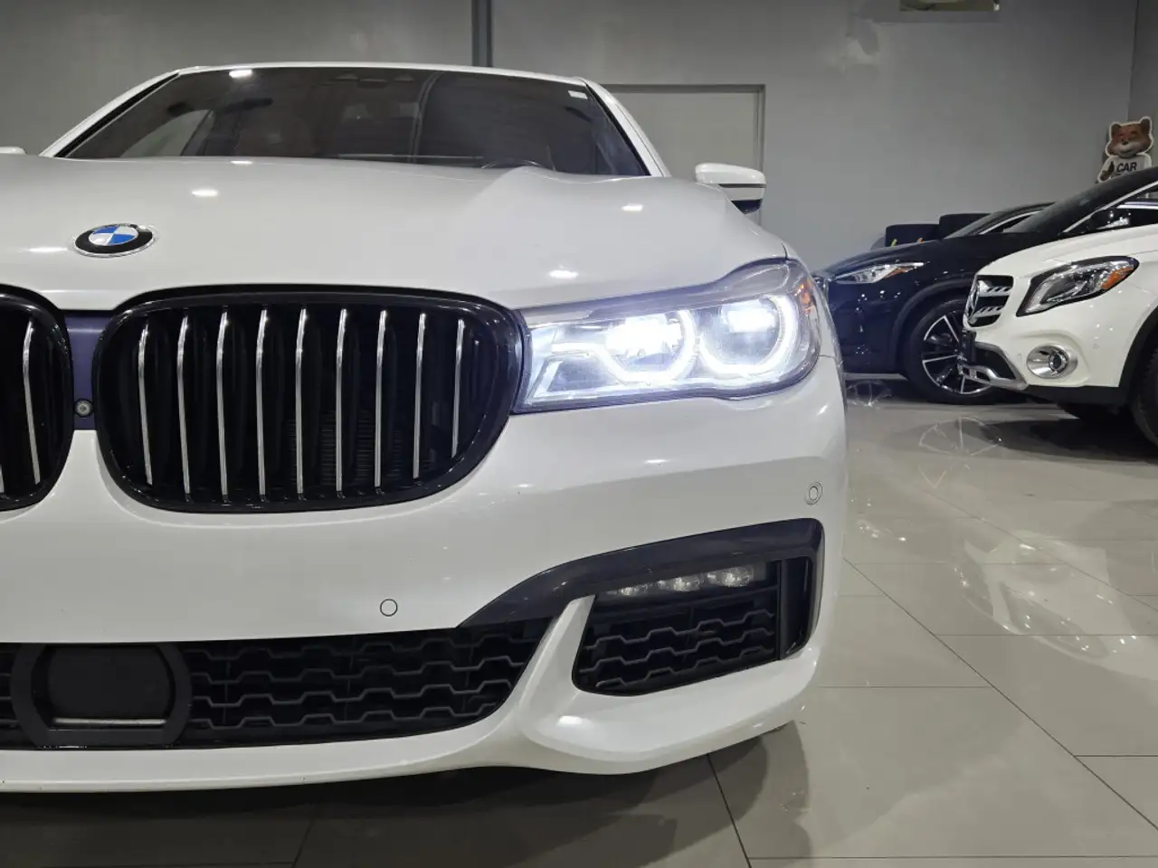 BMW 7 Series снимка BMW 7 Series