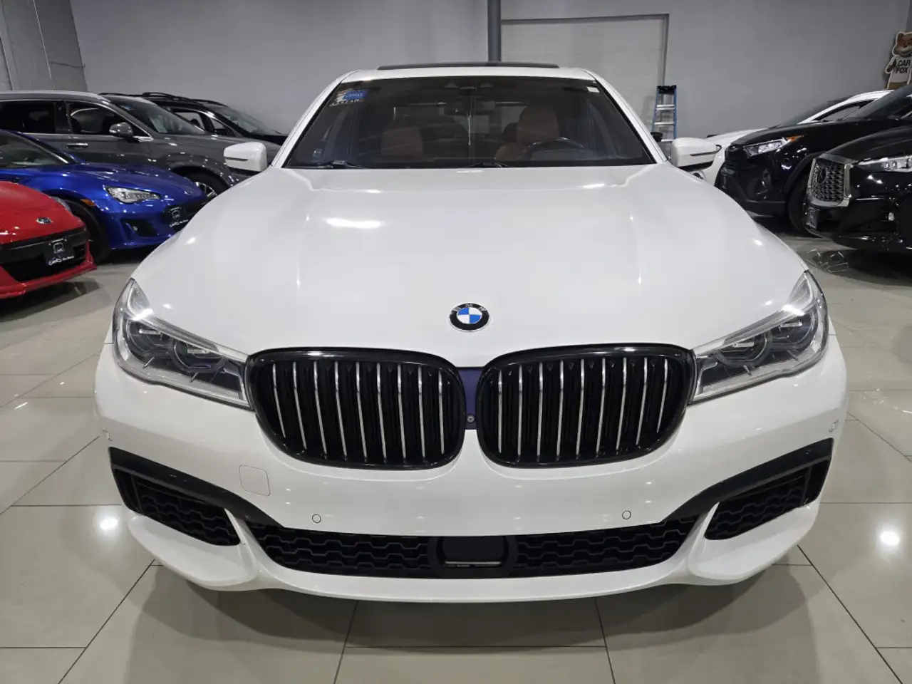 BMW 7 Series снимка BMW 7 Series