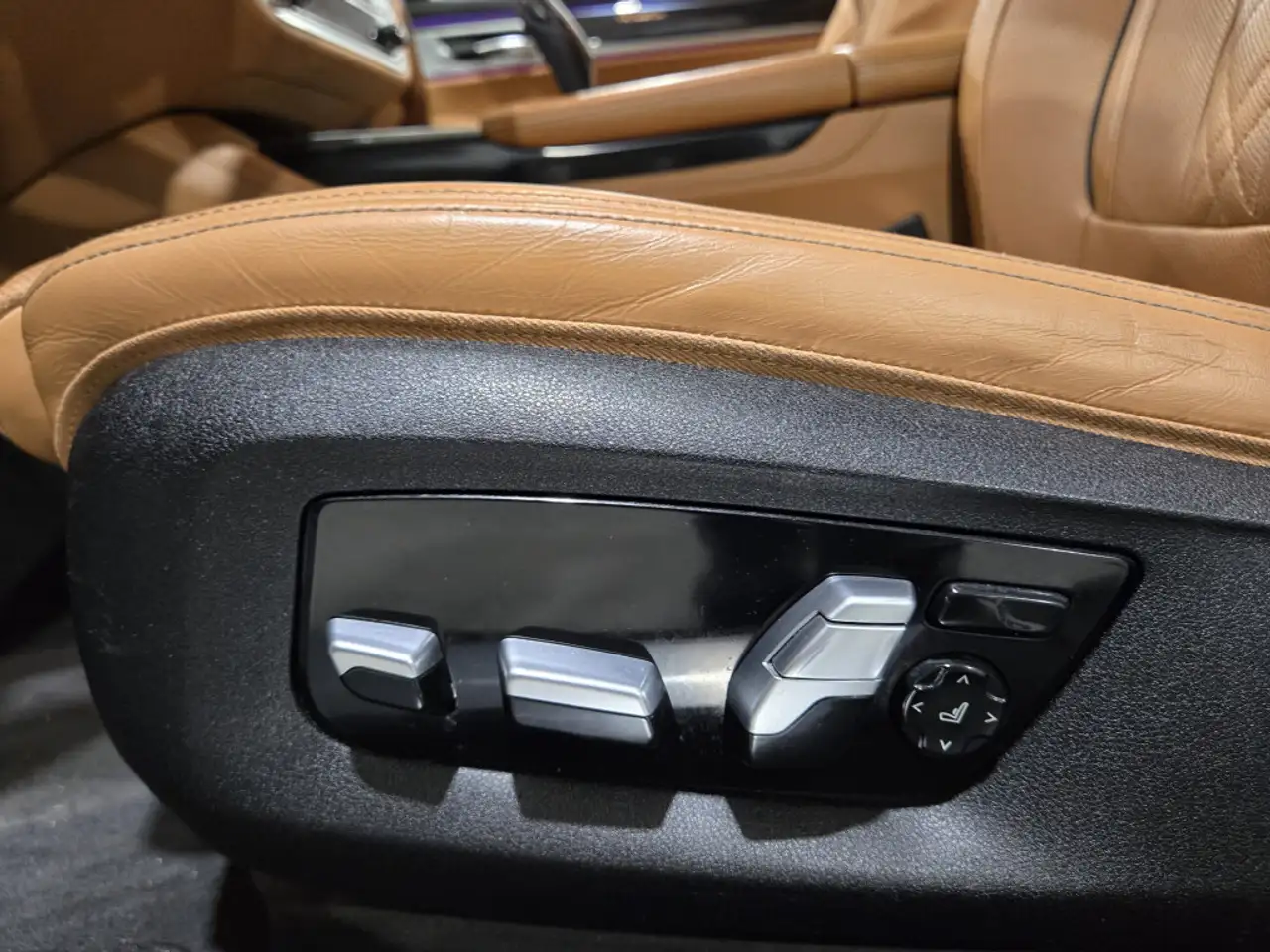 BMW 7 Series снимка BMW 7 Series