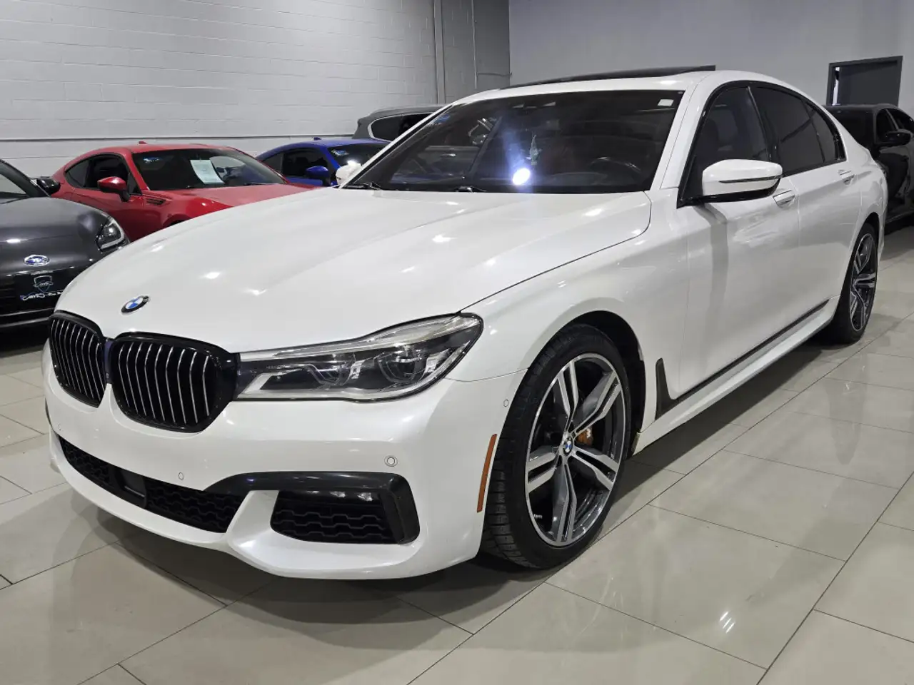 BMW 7 Series снимка BMW 7 Series