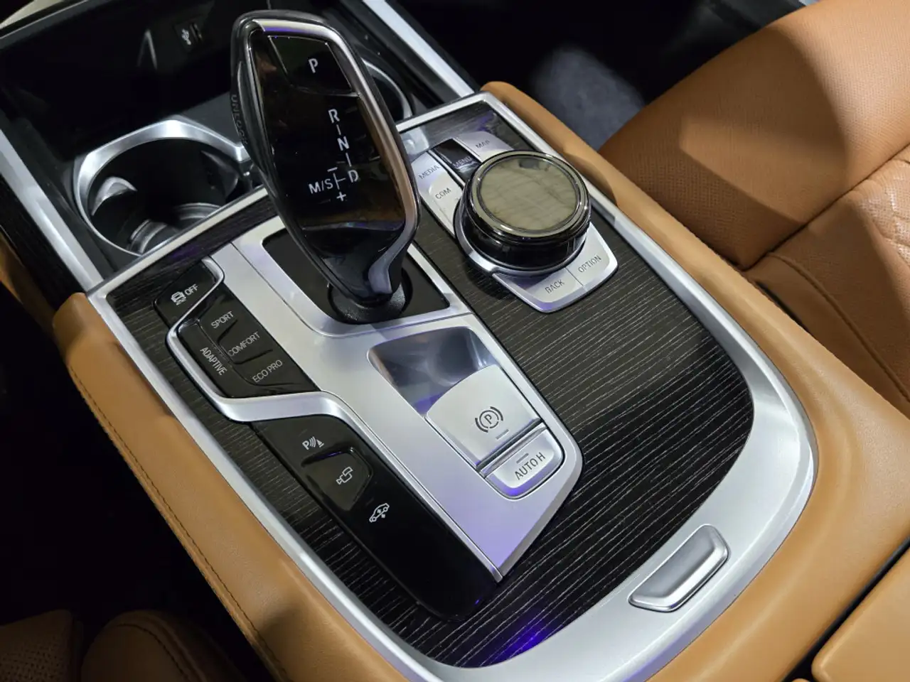 BMW 7 Series снимка BMW 7 Series
