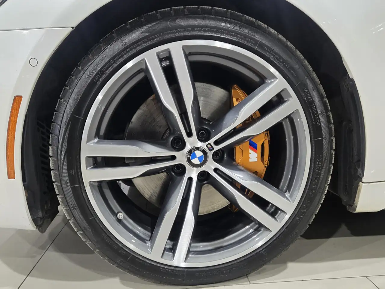 BMW 7 Series снимка BMW 7 Series