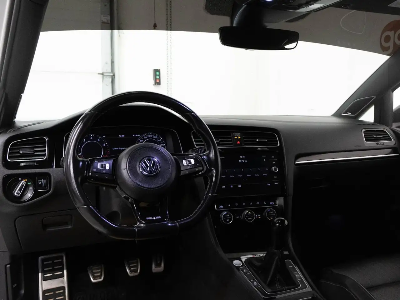 Volkswagen Golf R снимка Volkswagen Golf R