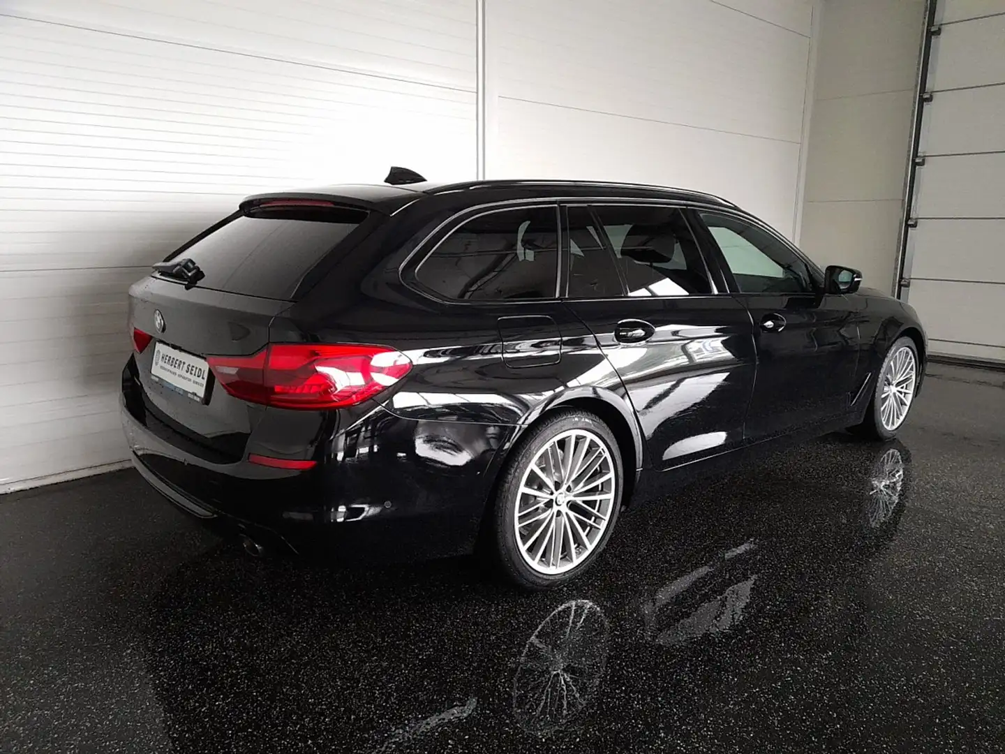 BMW 530 i TOURING SPORTLINE Aut. *VOLL-LED / NAVI / LIV... Schwarz - 2