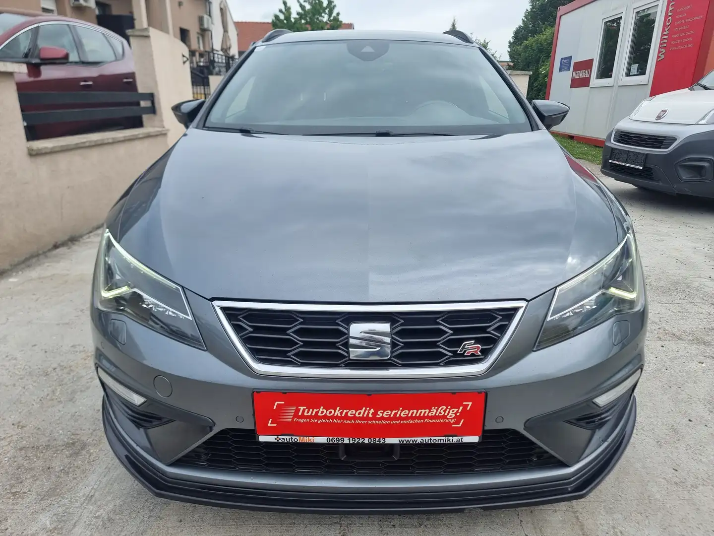 SEAT Leon FR Automatik Kombi Benzin ST 1,4 TSI DSG Grau - 2