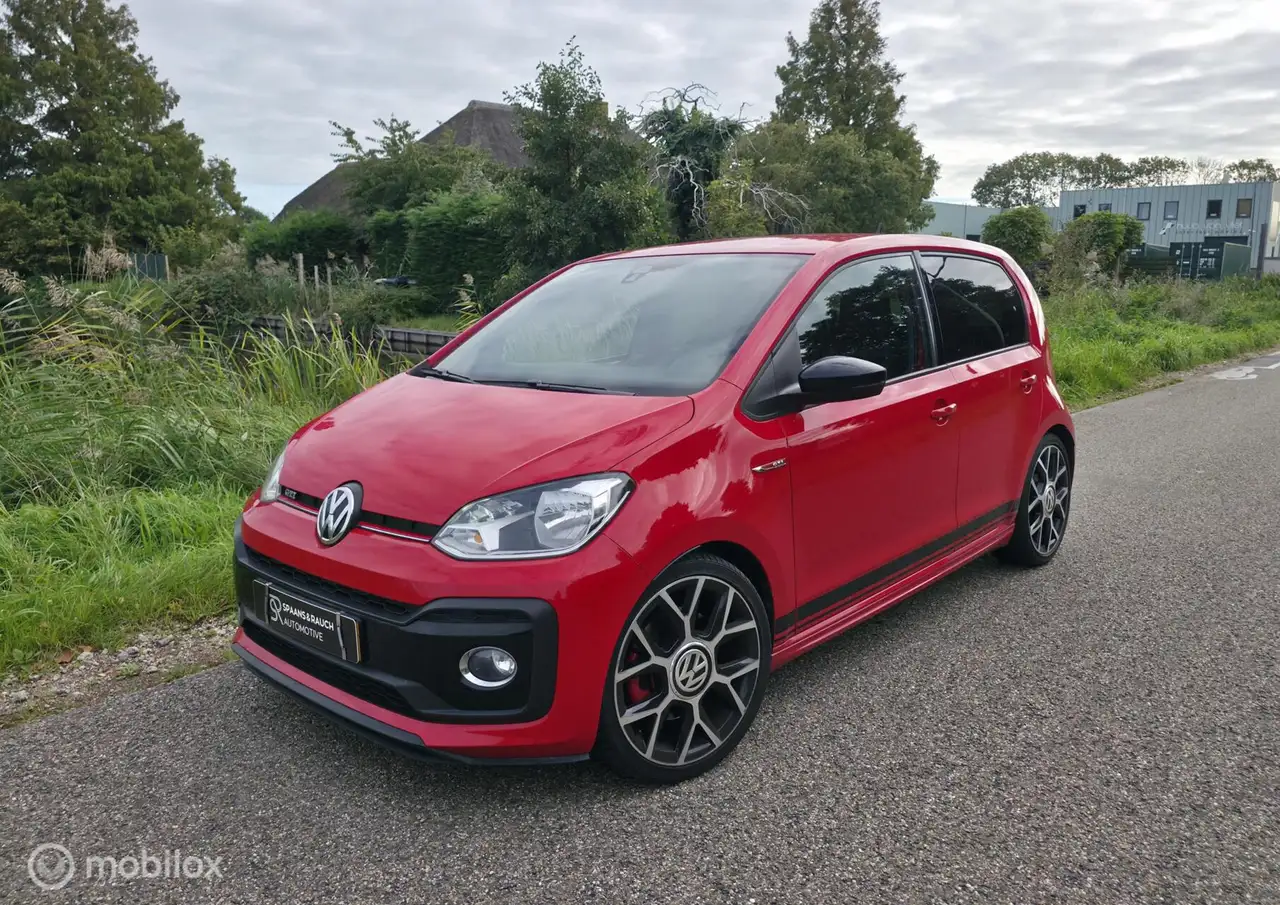 Volkswagen up! 1.0 TSI GTI / Milltek / Stoelverwarming / PDC — photo 1 of 31