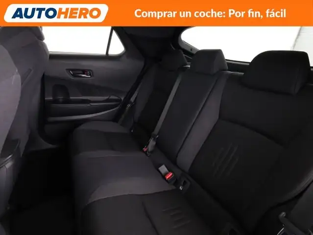 Toyota C-HR view 15