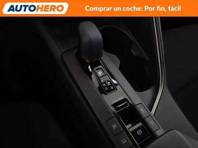 Toyota C-HR view 26