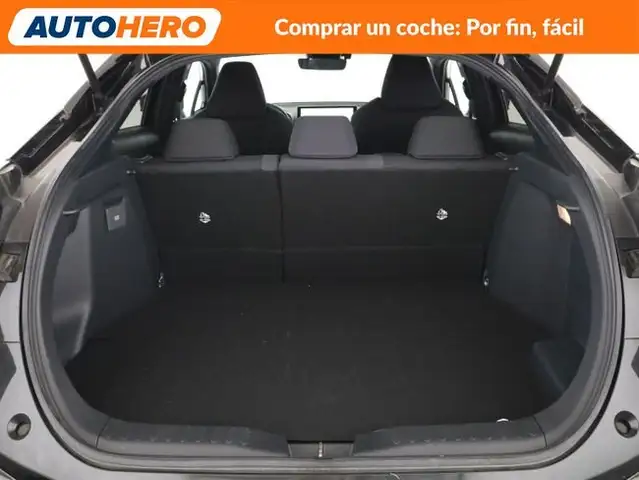 Toyota C-HR view 18