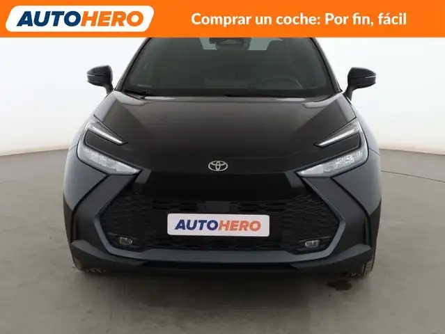 Toyota C-HR view 9