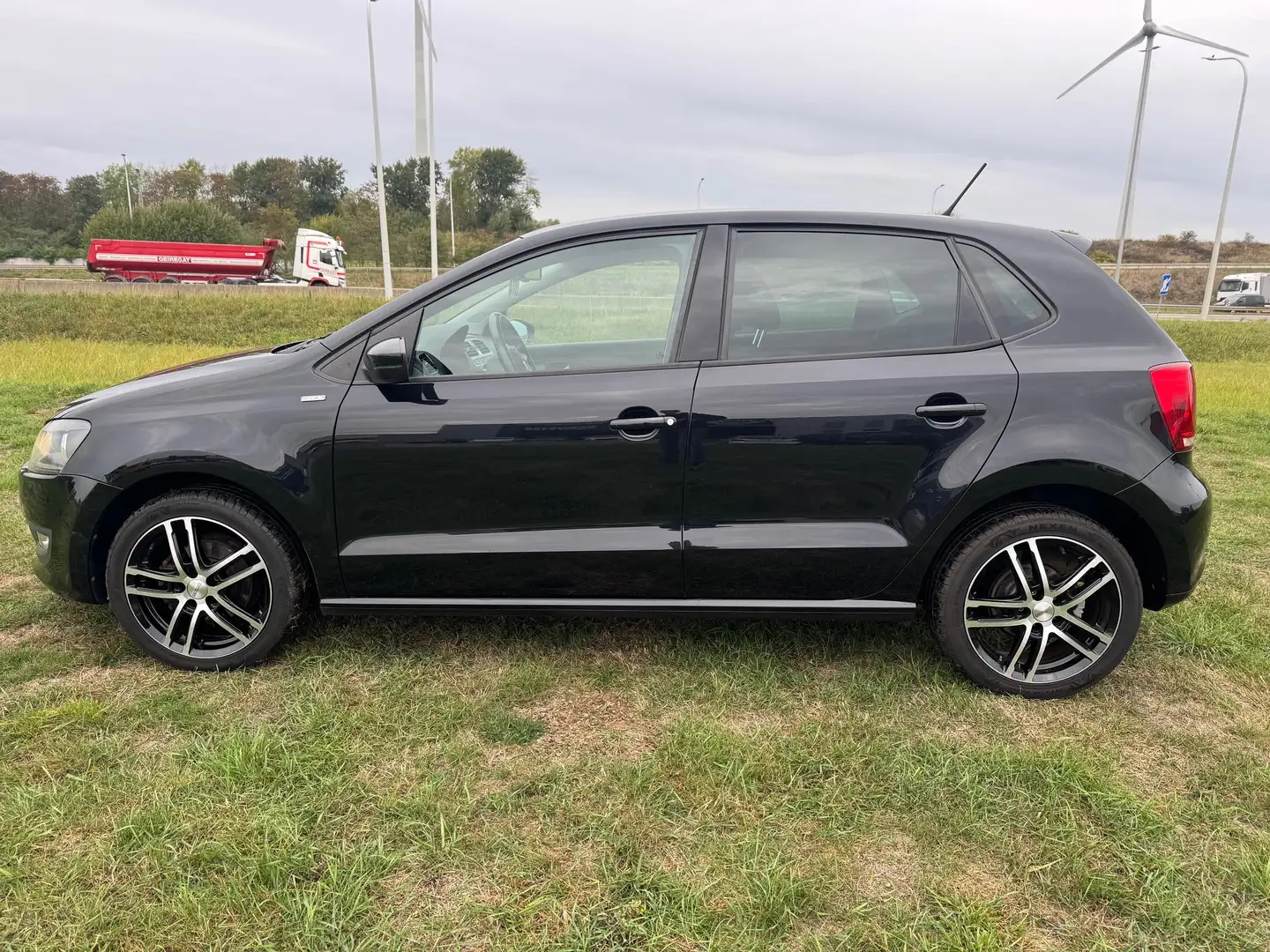 Volkswagen Polo Polo 1.2 TSI Life / Garantie 12m. Zwart - 2
