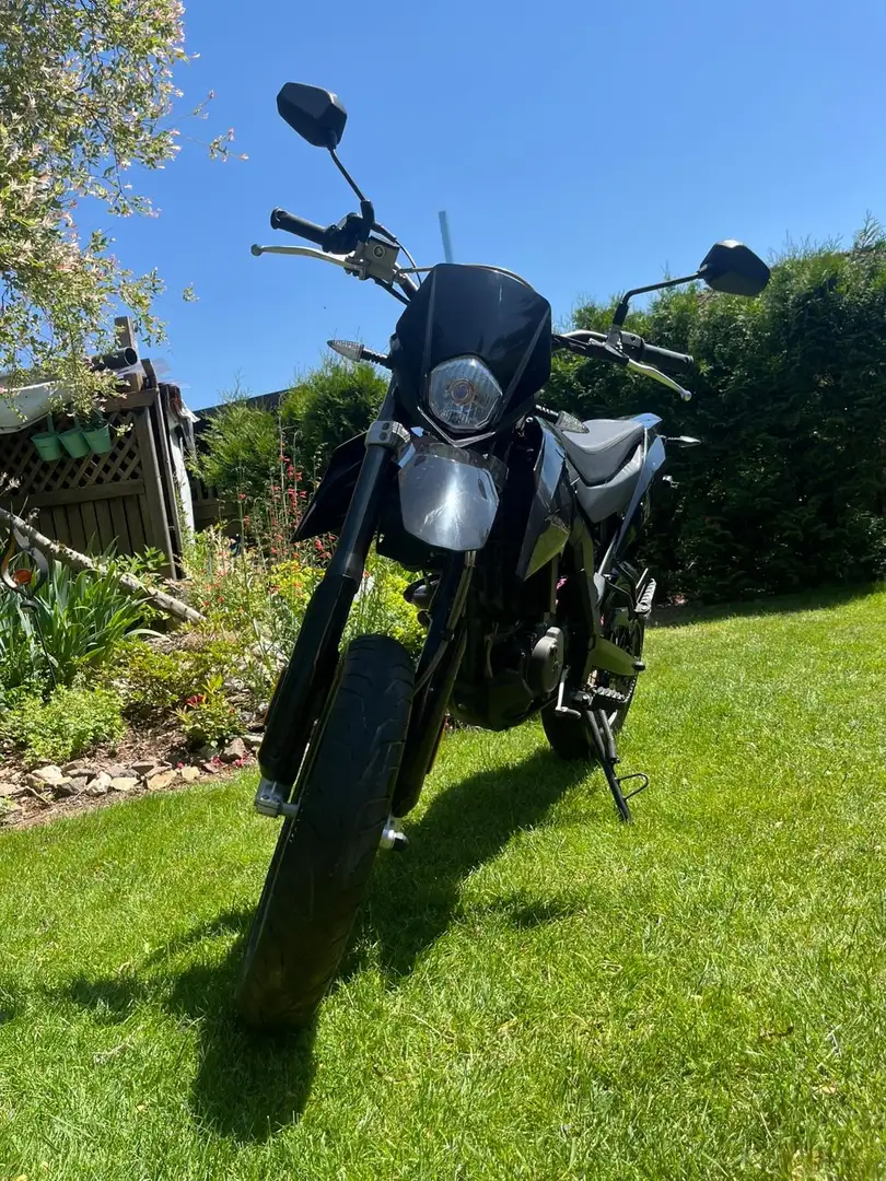 Malaguti XSM 125 Czarny - 1