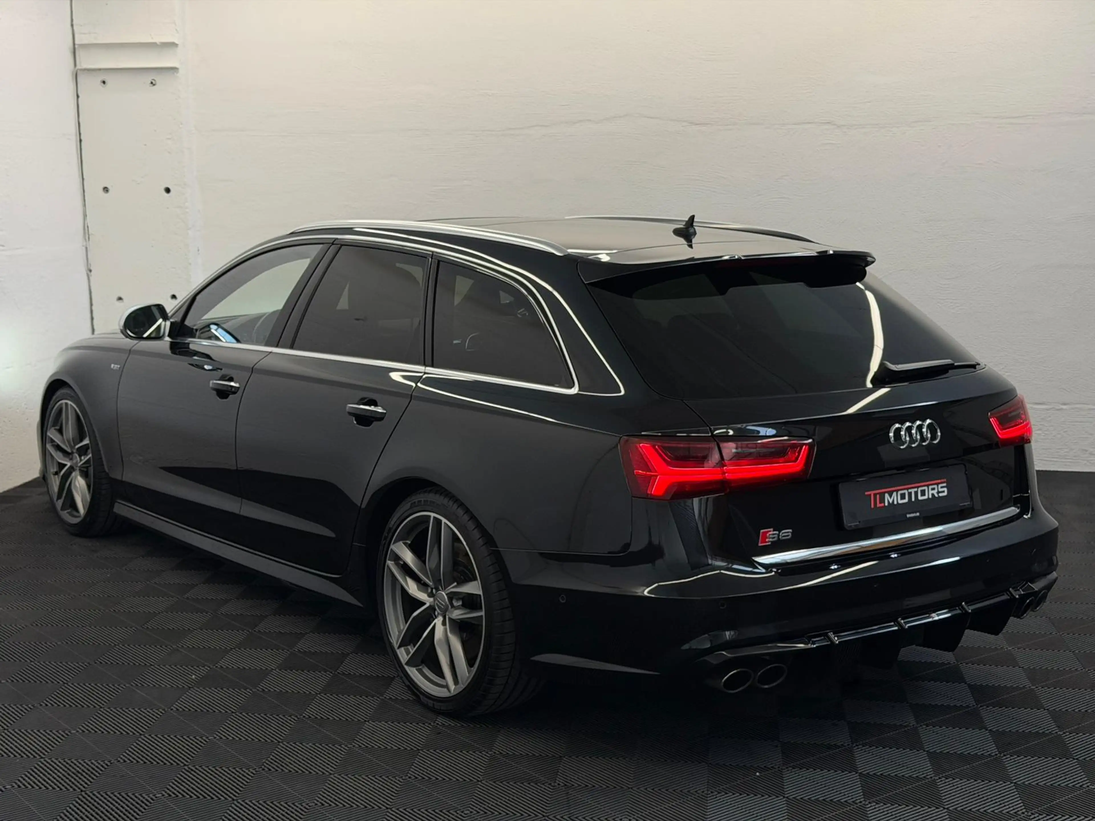 Audi S6 Avant 4.0 TFSI quattro #MATRIX#CARBON#PANO# — photo 5