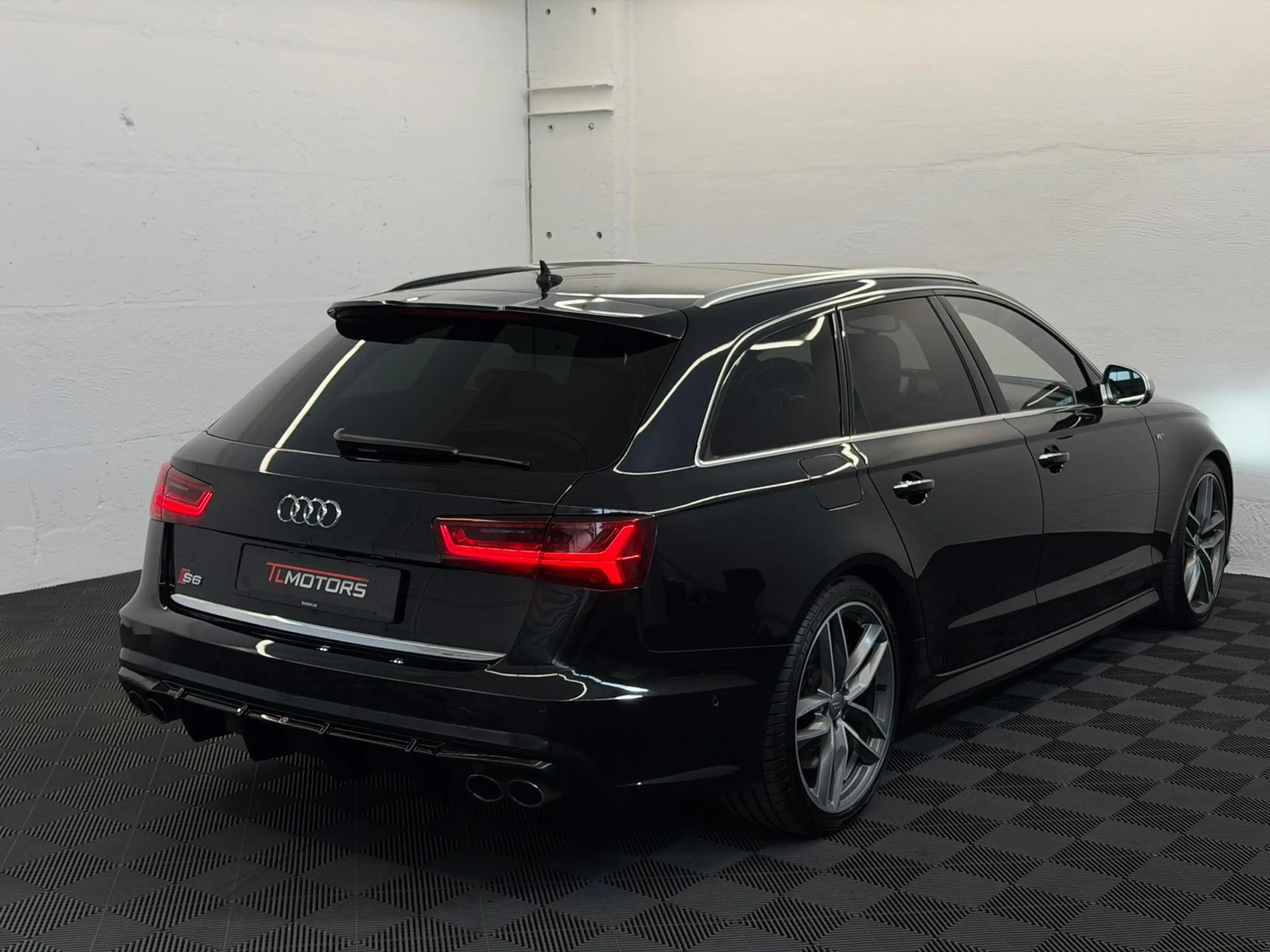 Audi S6 Avant 4.0 TFSI quattro #MATRIX#CARBON#PANO# — photo 7