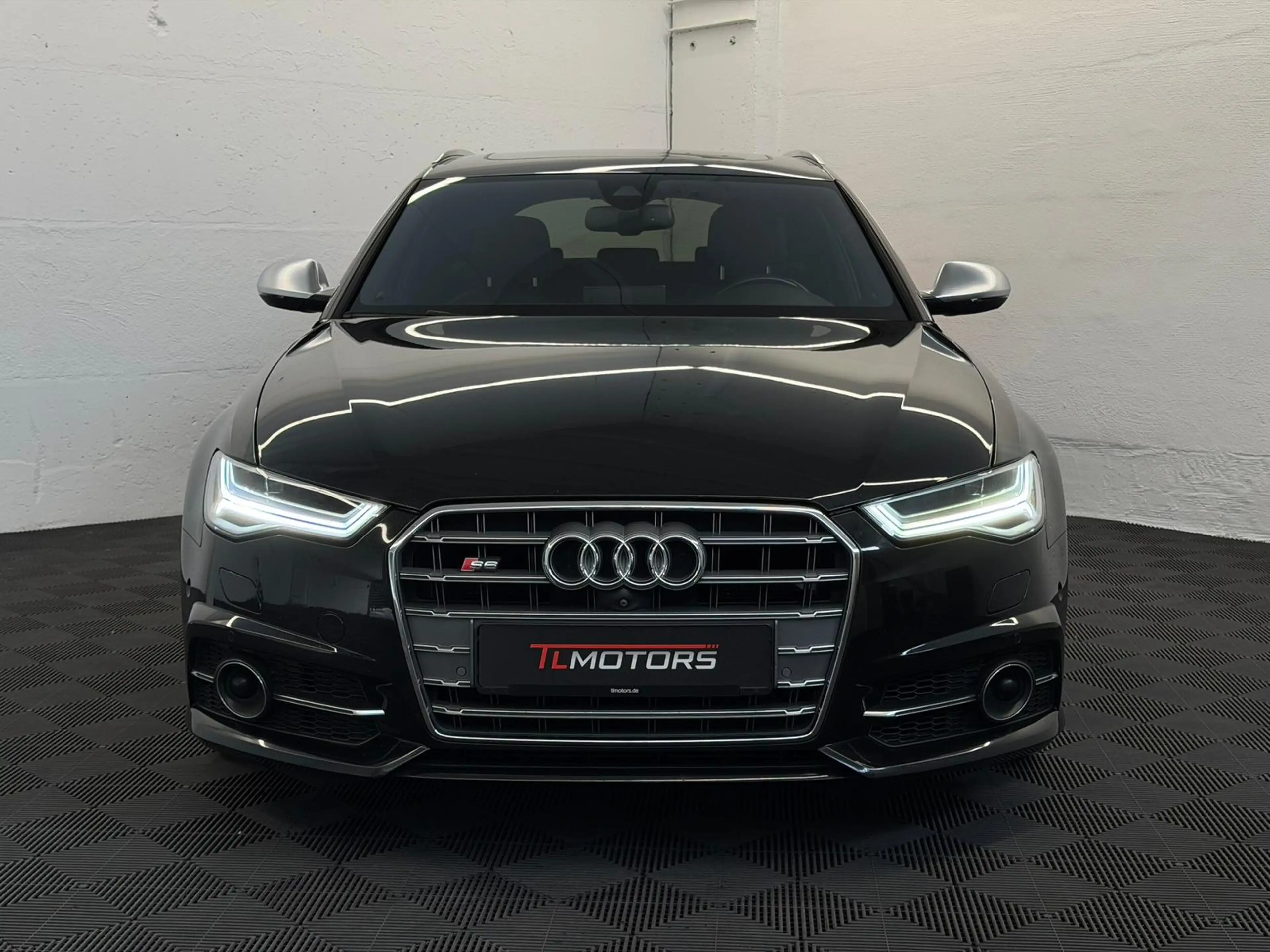 Audi S6 Avant 4.0 TFSI quattro #MATRIX#CARBON#PANO# — photo 3