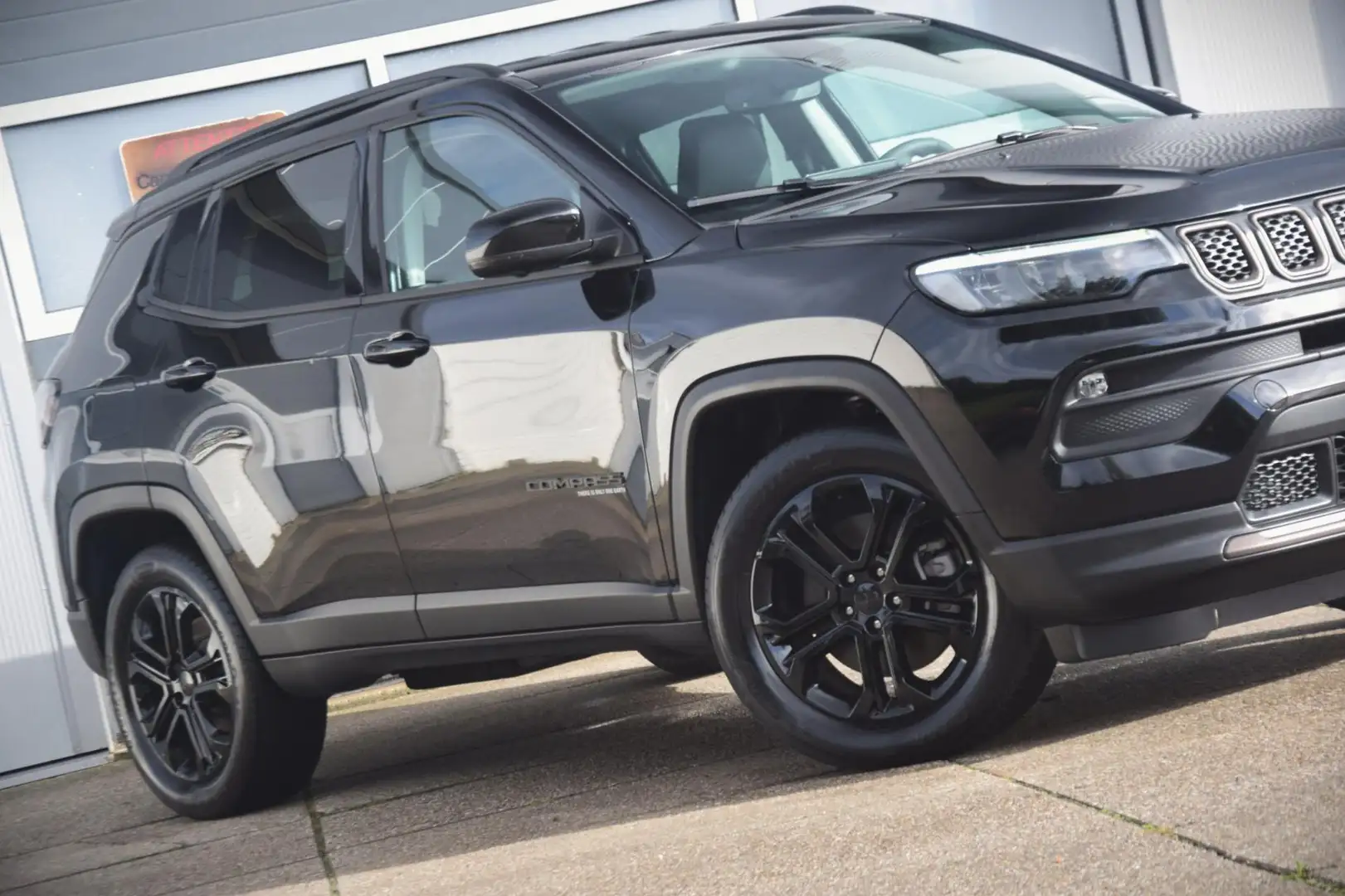 Jeep Compass 4xe 240 Plug-in Hybrid Electric Upland Noir - 2