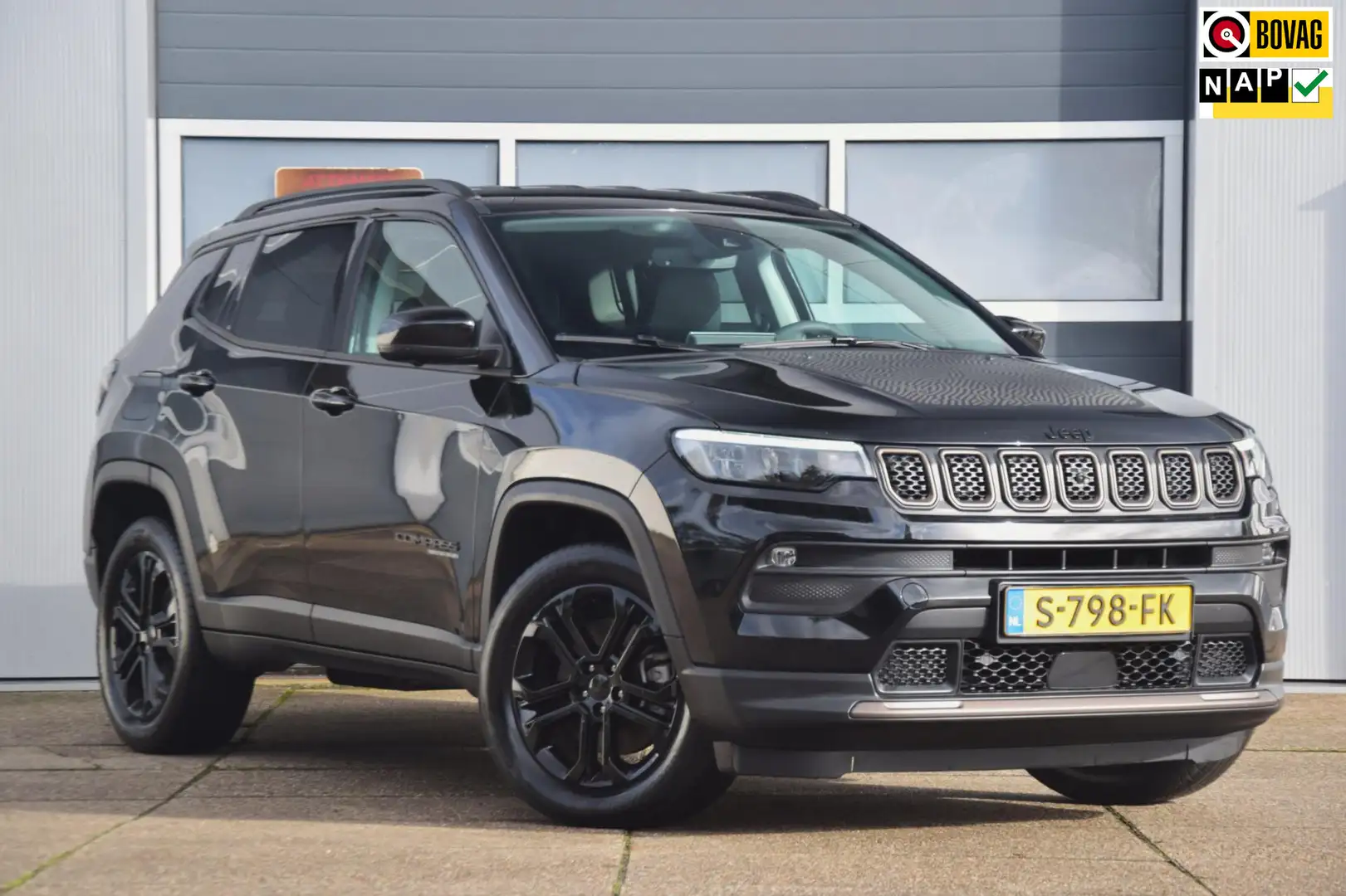 Jeep Compass 4xe 240 Plug-in Hybrid Electric Upland Noir - 1