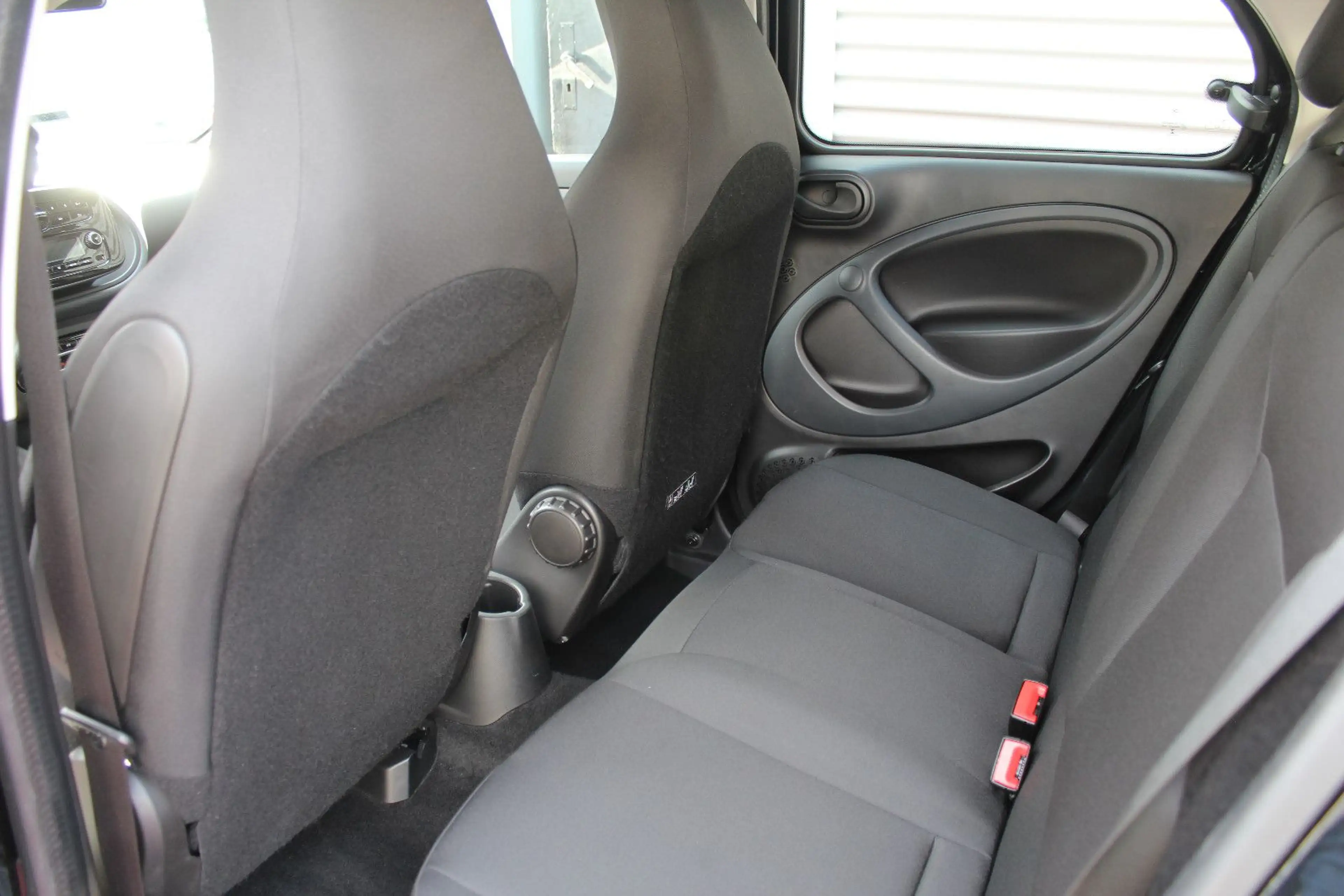 smart forFour electric drive EQ AUTOMATIK KLIMA 91,6% — photo 11
