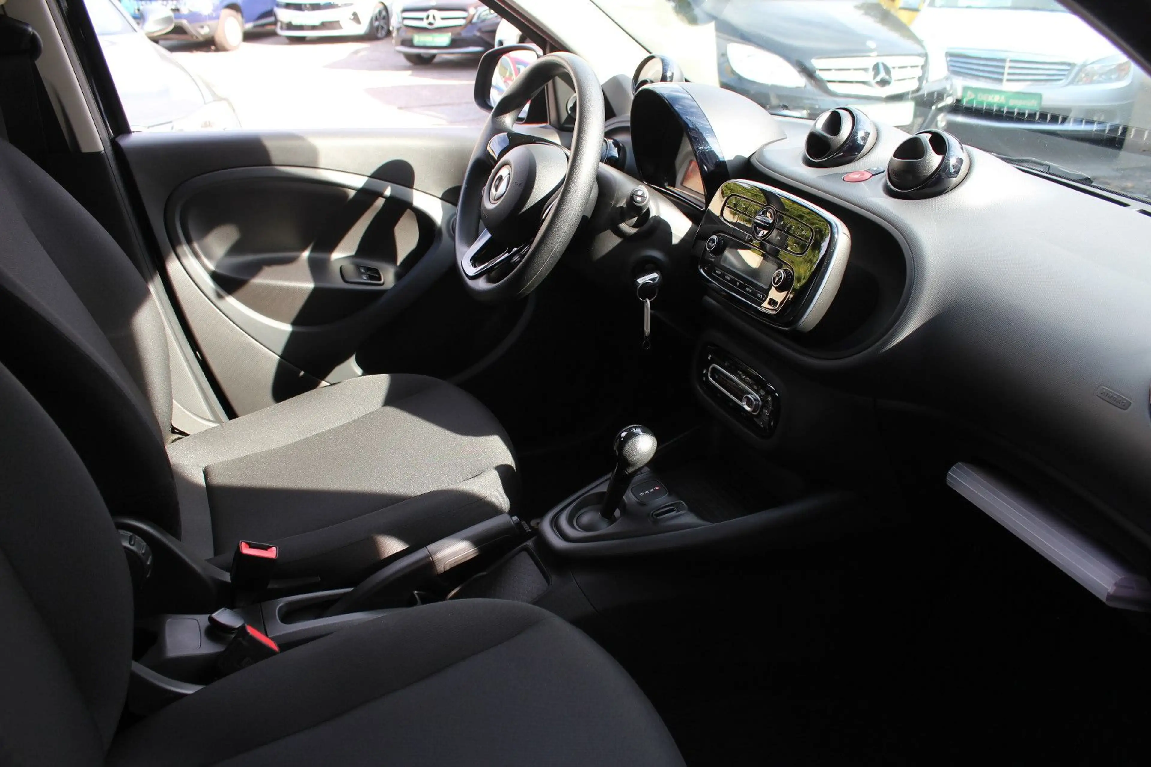 smart forFour electric drive EQ AUTOMATIK KLIMA 91,6% — photo 14