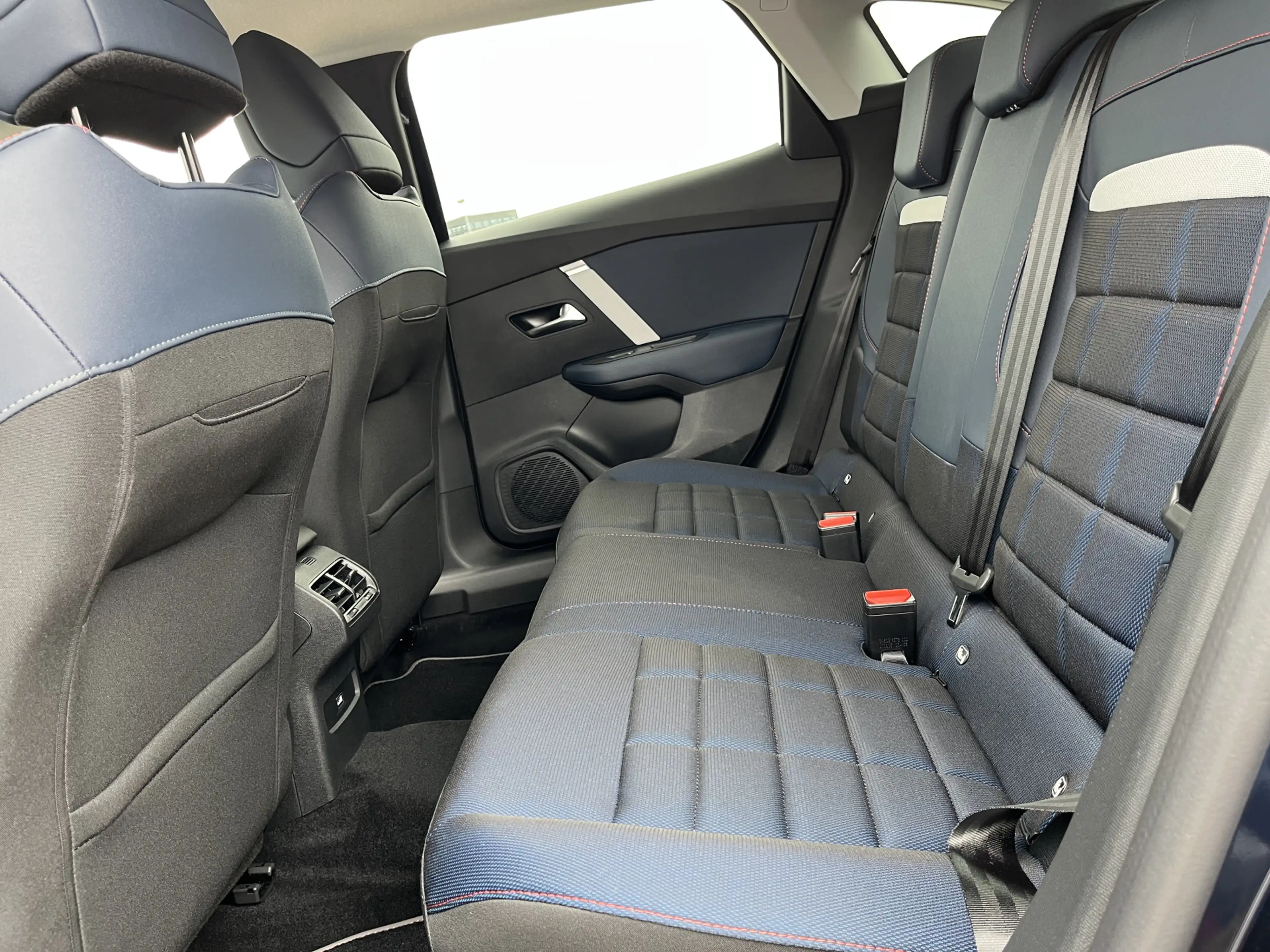 Citroen E-C4 Electric Collection 156pk Extended range 54 kWh NRM DEMO — photo 12