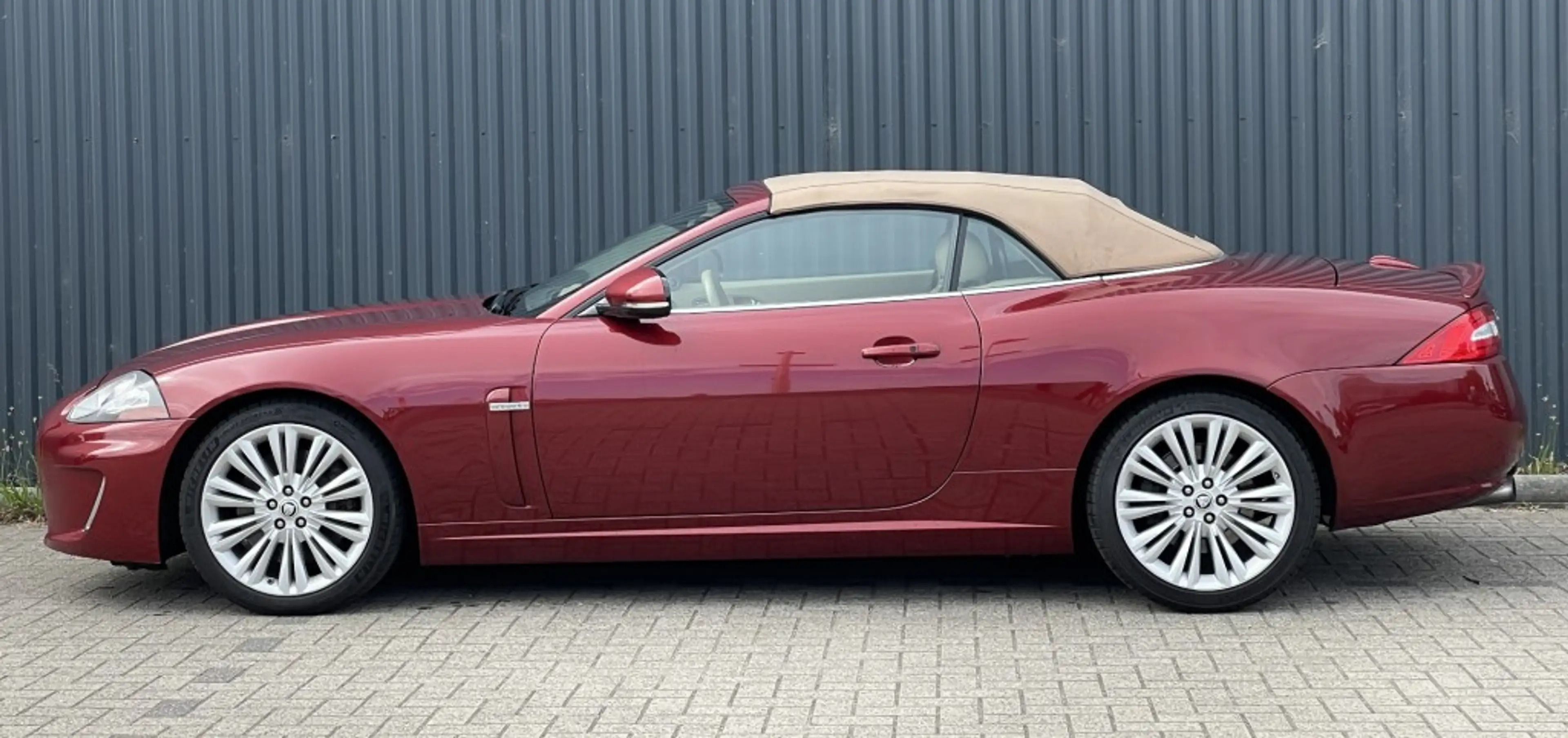 Jaguar XK V8 Convertible Portfolio 5.0 — photo 5