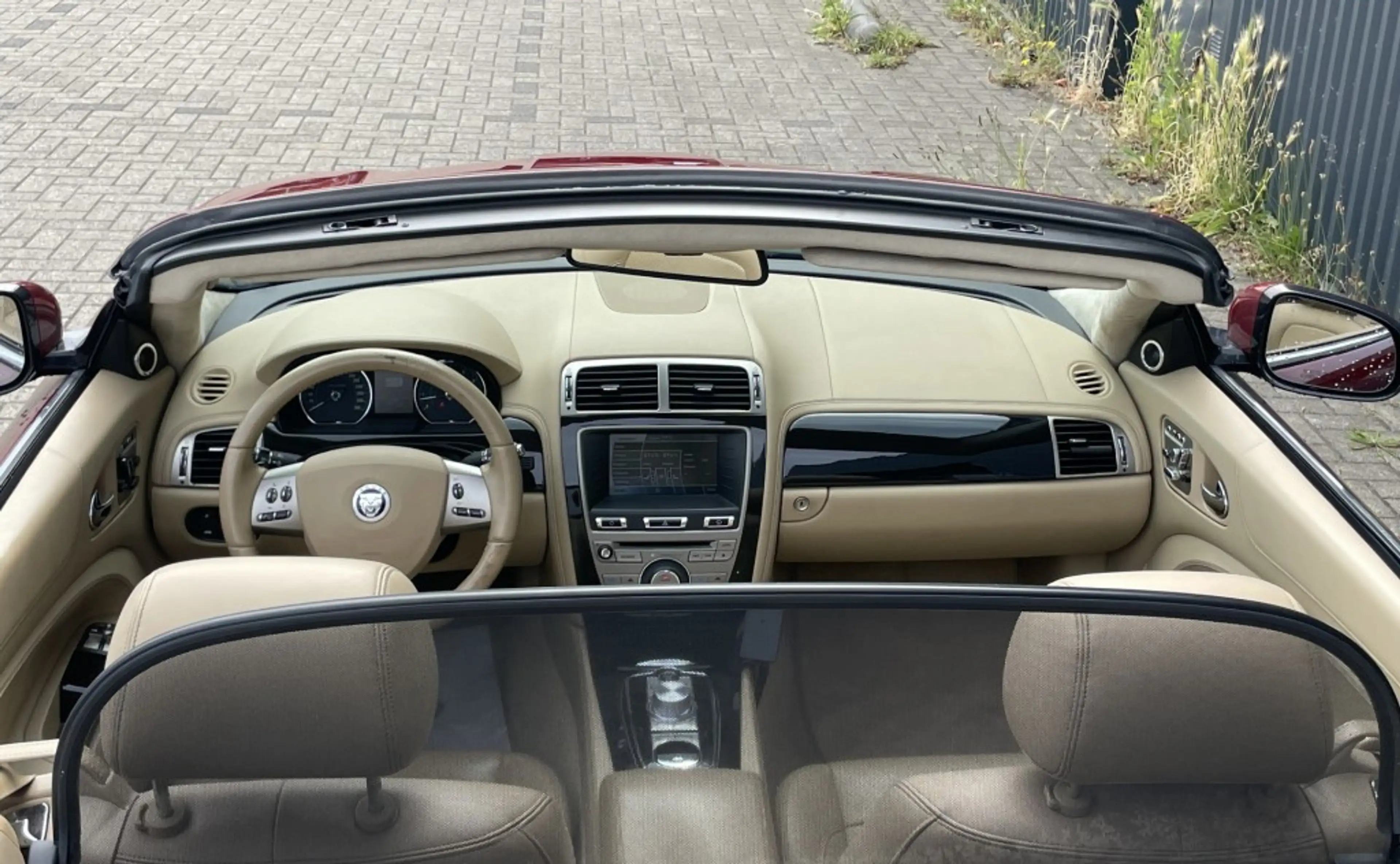 Jaguar XK V8 Convertible Portfolio 5.0 — photo 13