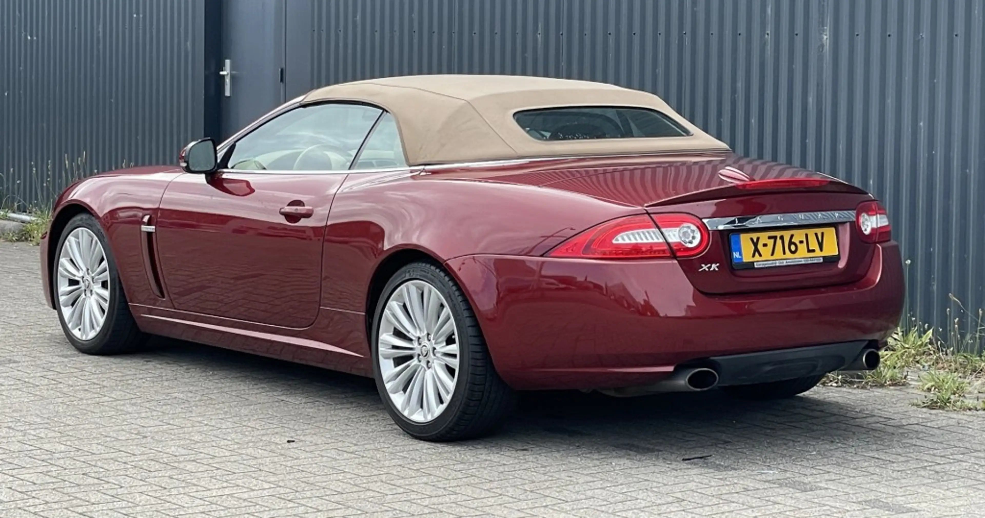 Jaguar XK V8 Convertible Portfolio 5.0 — photo 6