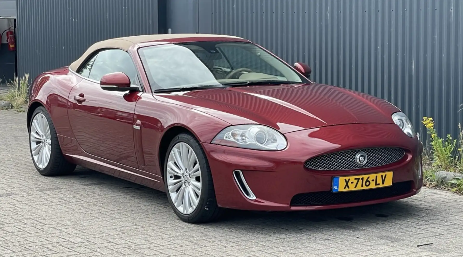 Jaguar XK V8 Convertible Portfolio 5.0 Rouge - 1