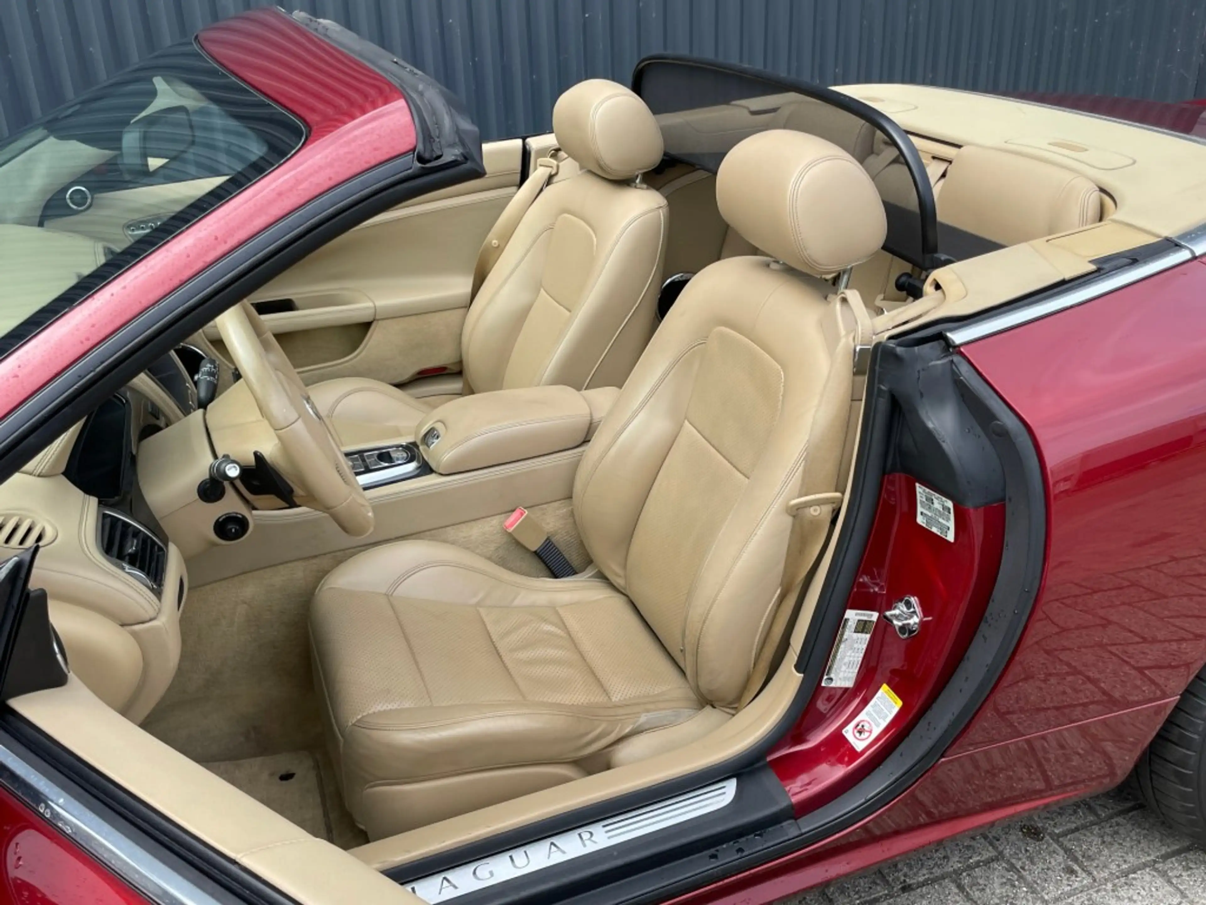 Jaguar XK V8 Convertible Portfolio 5.0 — photo 10