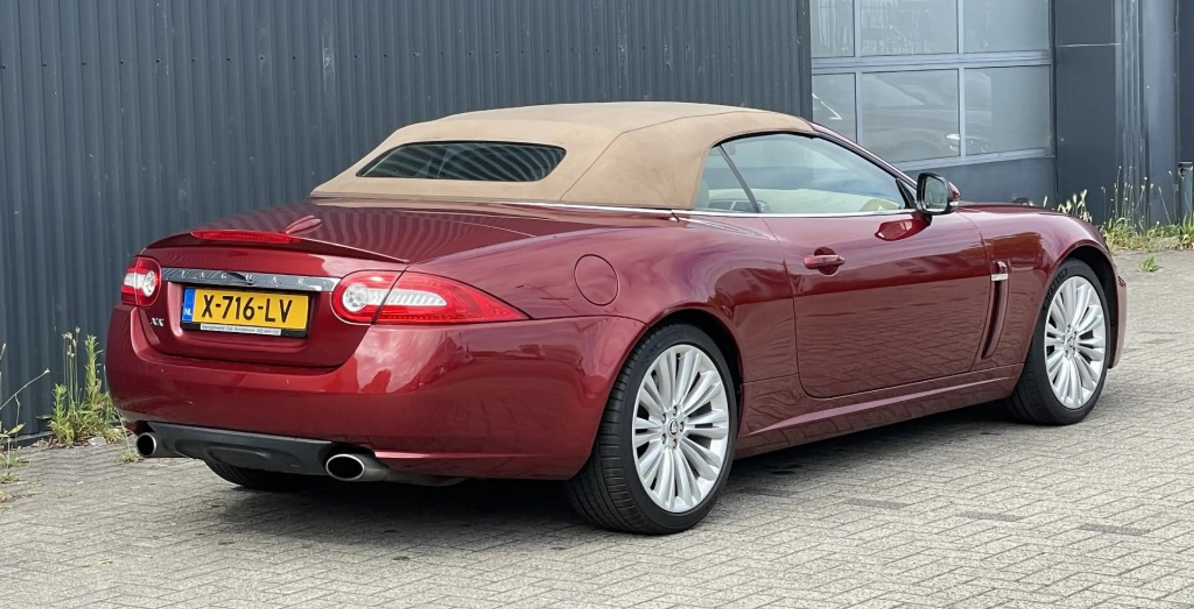 Jaguar XK V8 Convertible Portfolio 5.0 — photo 3