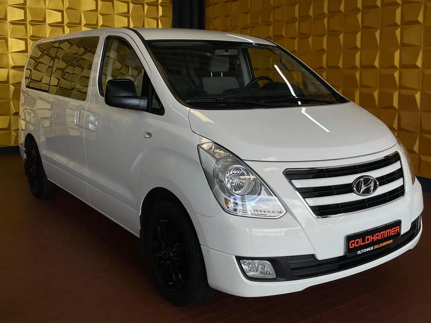 Hyundai H-1 2.5 CRDi Travel 19%MWST/KAMERA/TEMP/AHK/NAV Weiß - 2