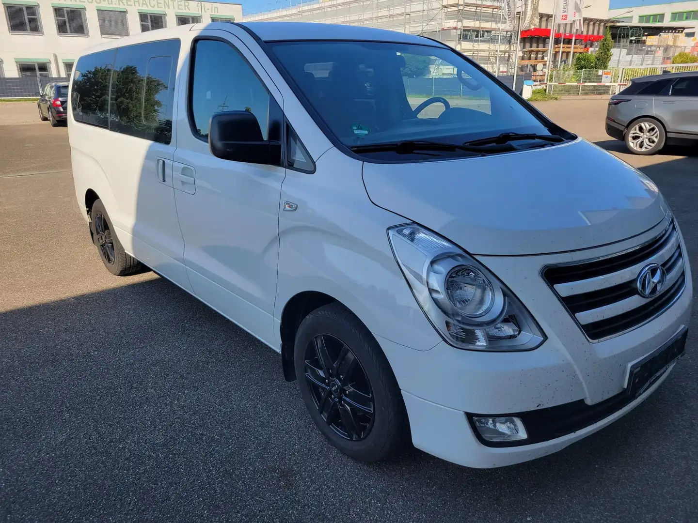 Hyundai H-1 2.5 CRDi Travel 19%MWST/KAMERA/TEMP/AHK/NAV Alb - 2