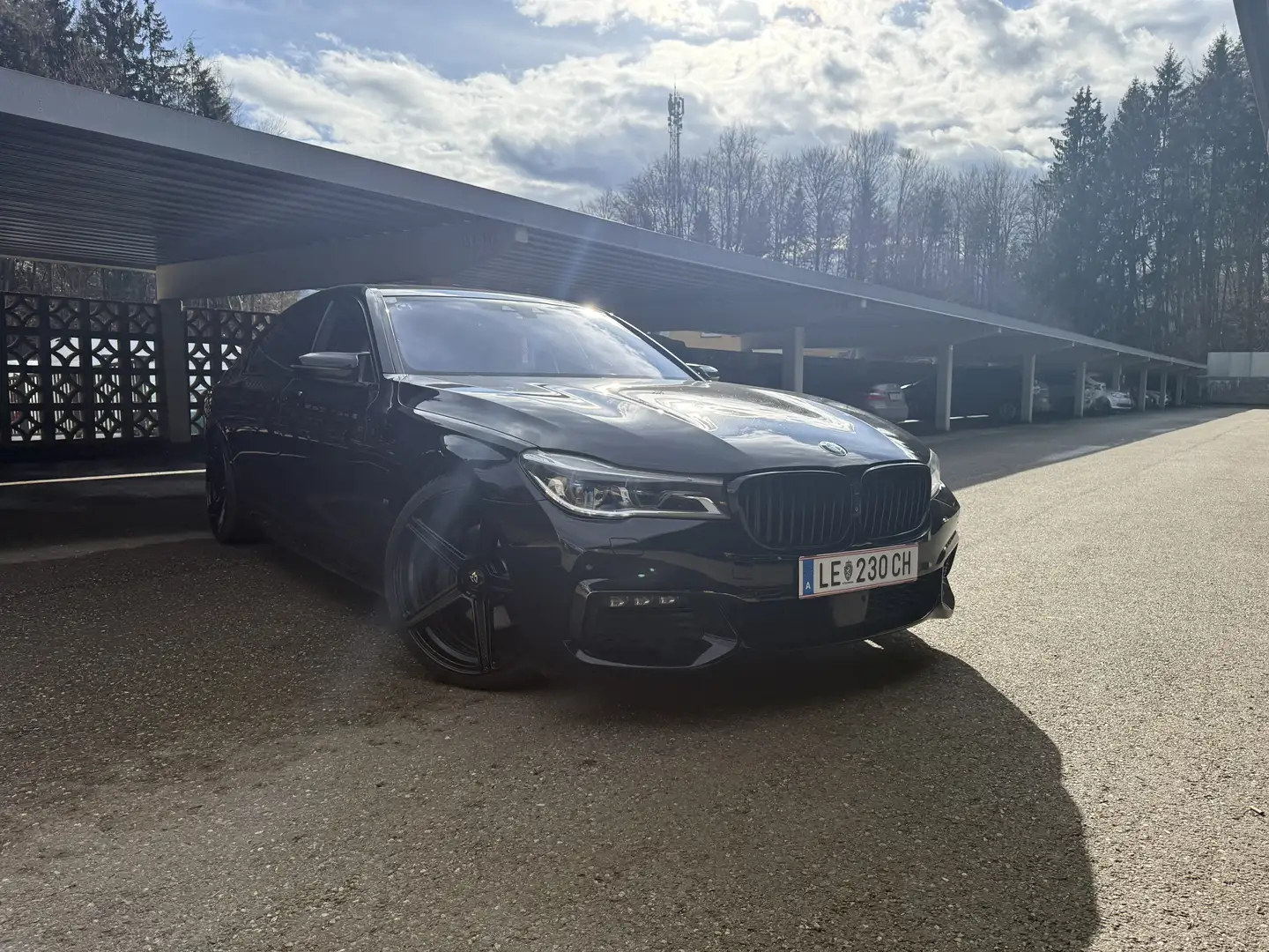 BMW 740 BMW 740Le M-Paket Schwarz - 1