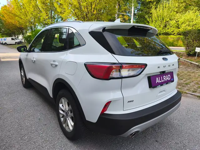Ford Kuga view 4