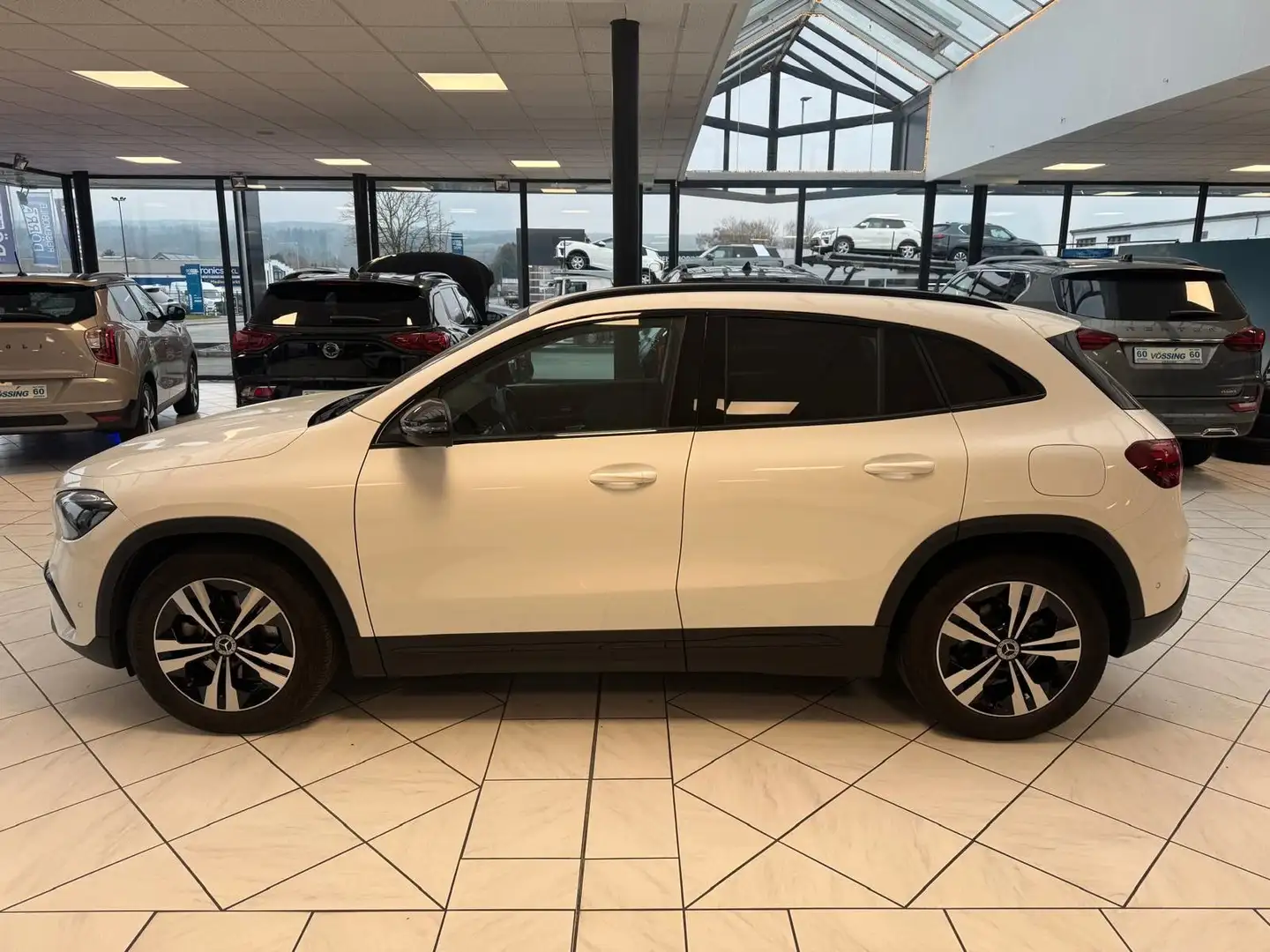 Mercedes-Benz GLA 200 d Progressive *AHK*Memory*Night Weiß - 2