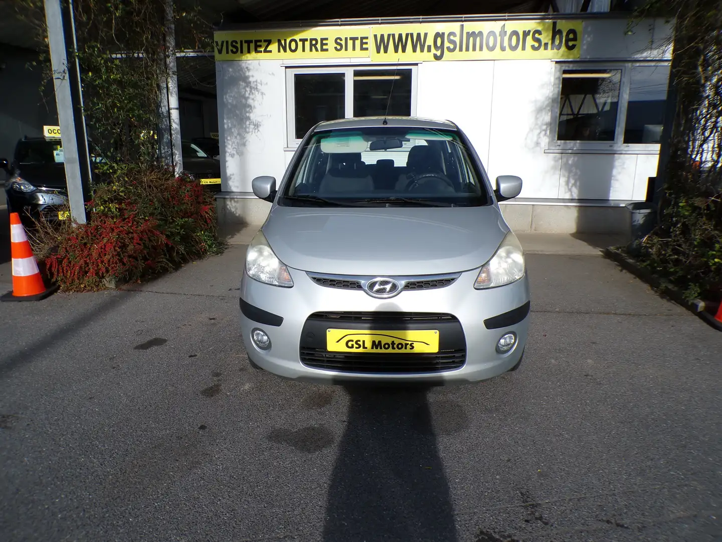 Hyundai i10 1.1MPi 67cv Grise alu 10/2008 Radio CD Volant cuir Argent - 1