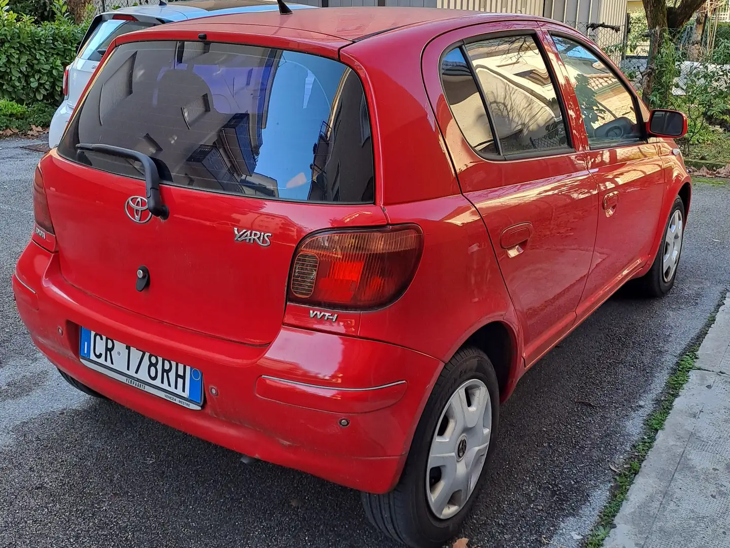 Toyota Yaris Yaris I 2003 5p 1.0 Blue Rosso - 2