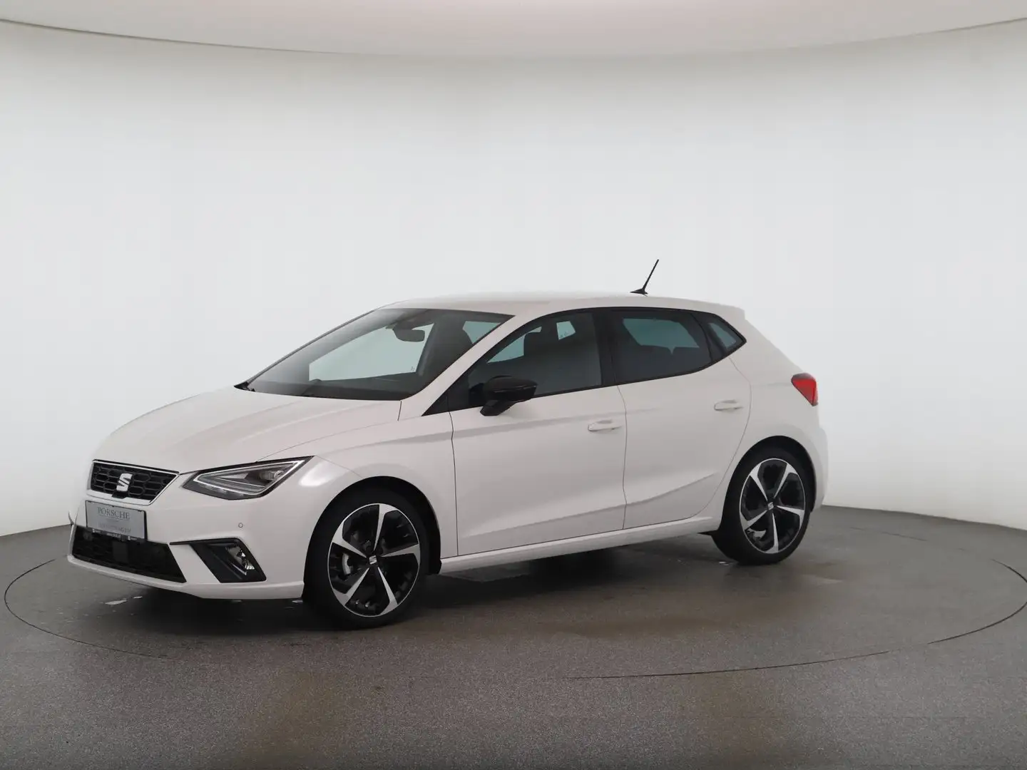 SEAT Ibiza FR 1.0 TSI Weiß - 1