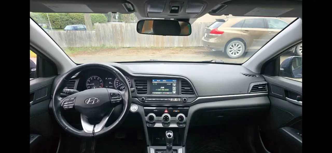 Hyundai ELANTRA снимка Hyundai ELANTRA