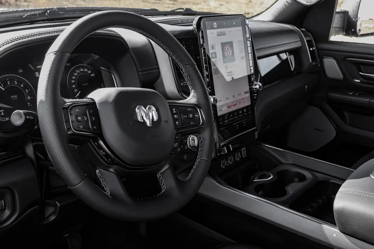 RAM 1500 снимка RAM 1500