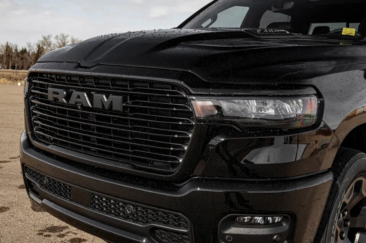 RAM 1500 снимка RAM 1500