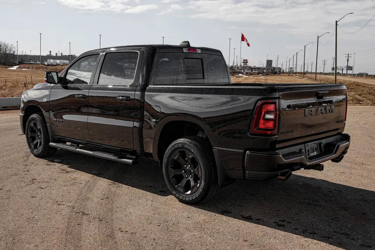 RAM 1500 снимка RAM 1500