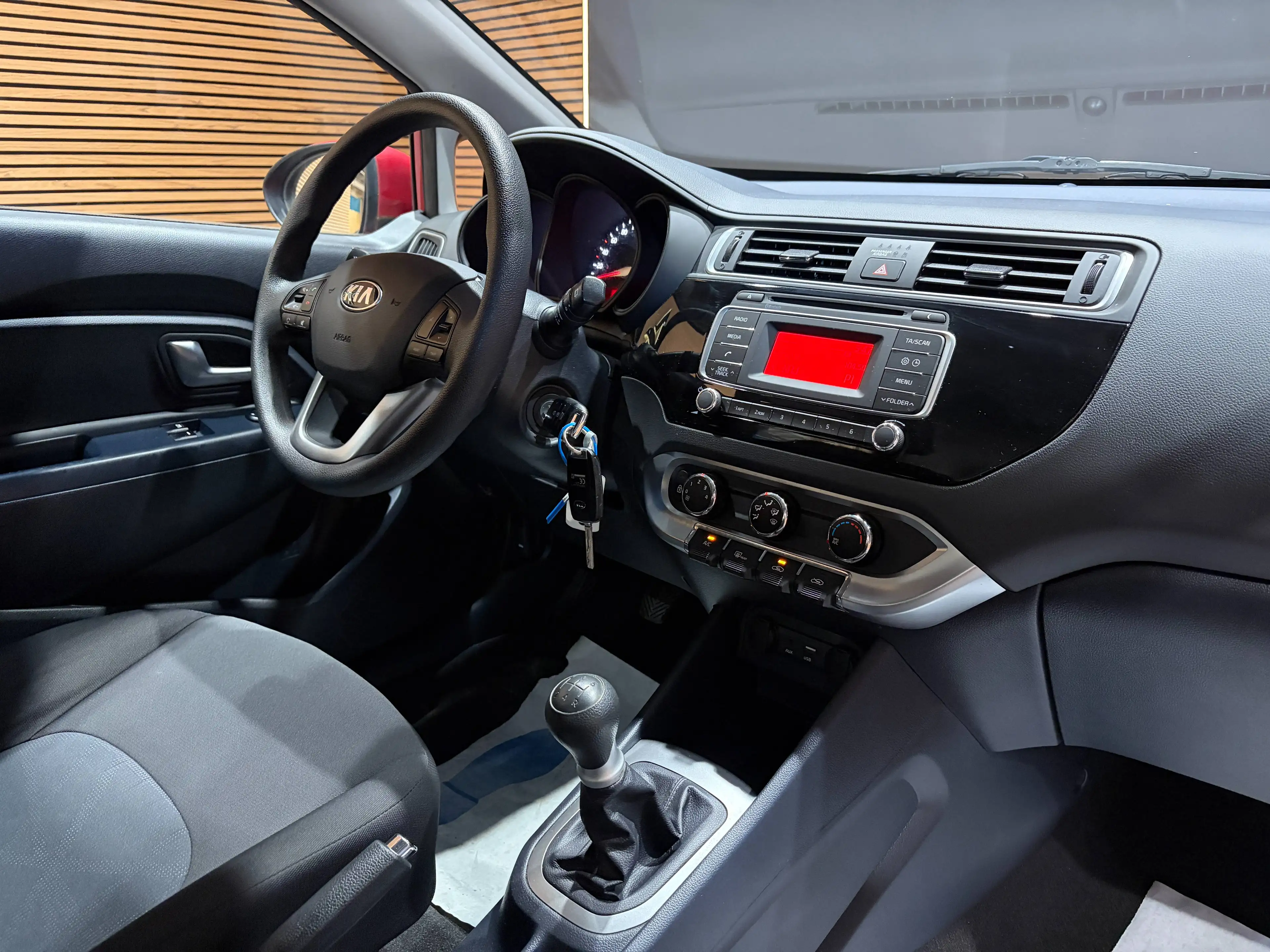 Kia Rio 1.2i *BLUETOOTH*AIRCO*1ER PROPRIETAIRE*GARANTIE* — photo 11