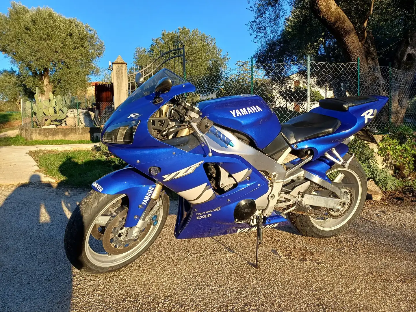 Yamaha YZF-R1 Azul - 1