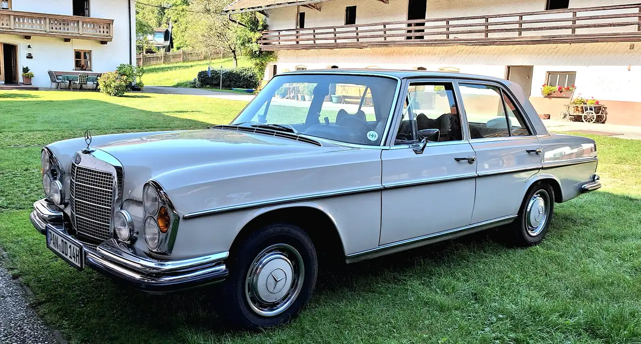 Mercedes-Benz 280 W108, foto 1
