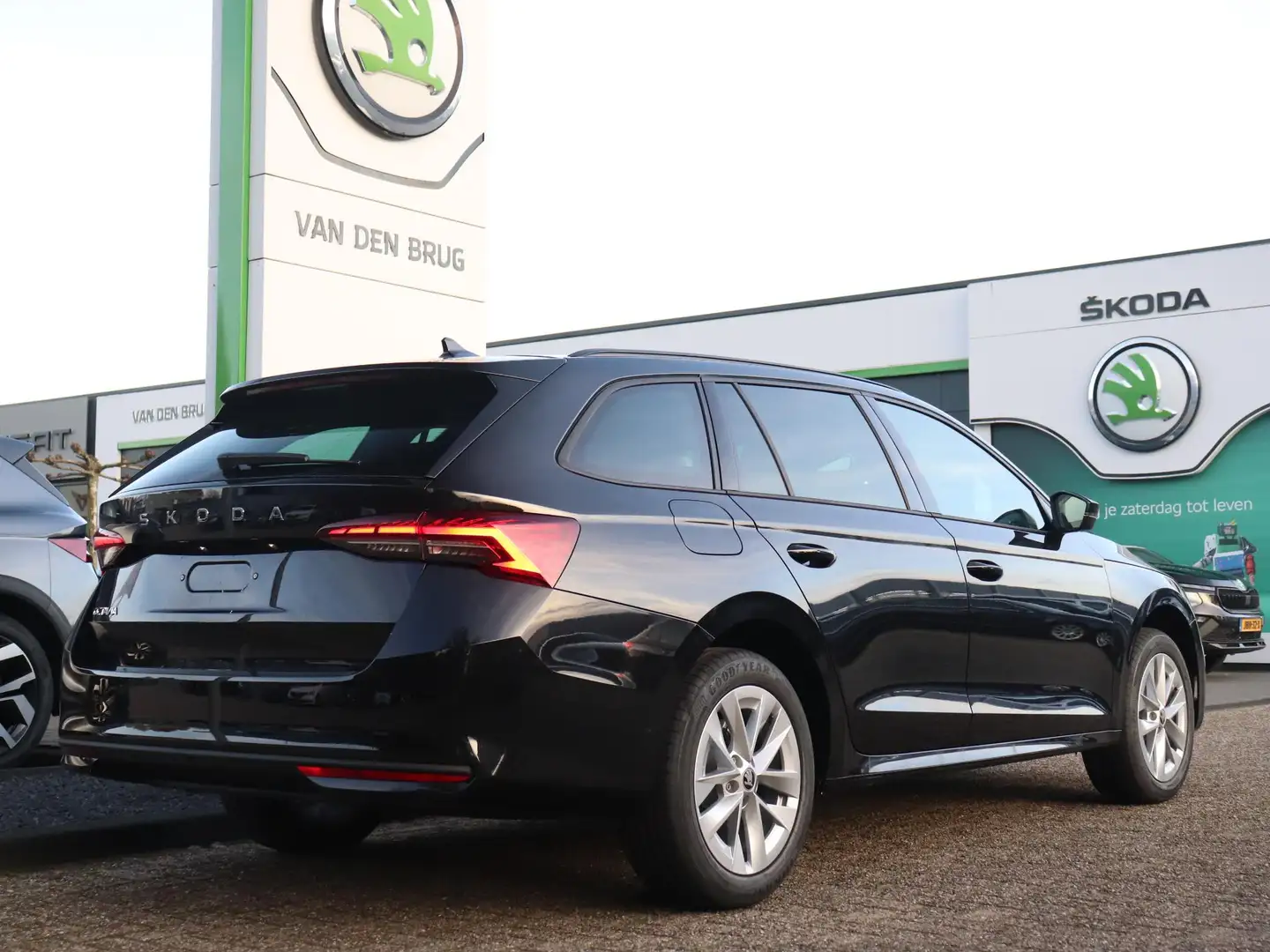 Skoda Octavia combi 1.5 TSI Business Edition Plus | Camera | Ele Zwart - 2