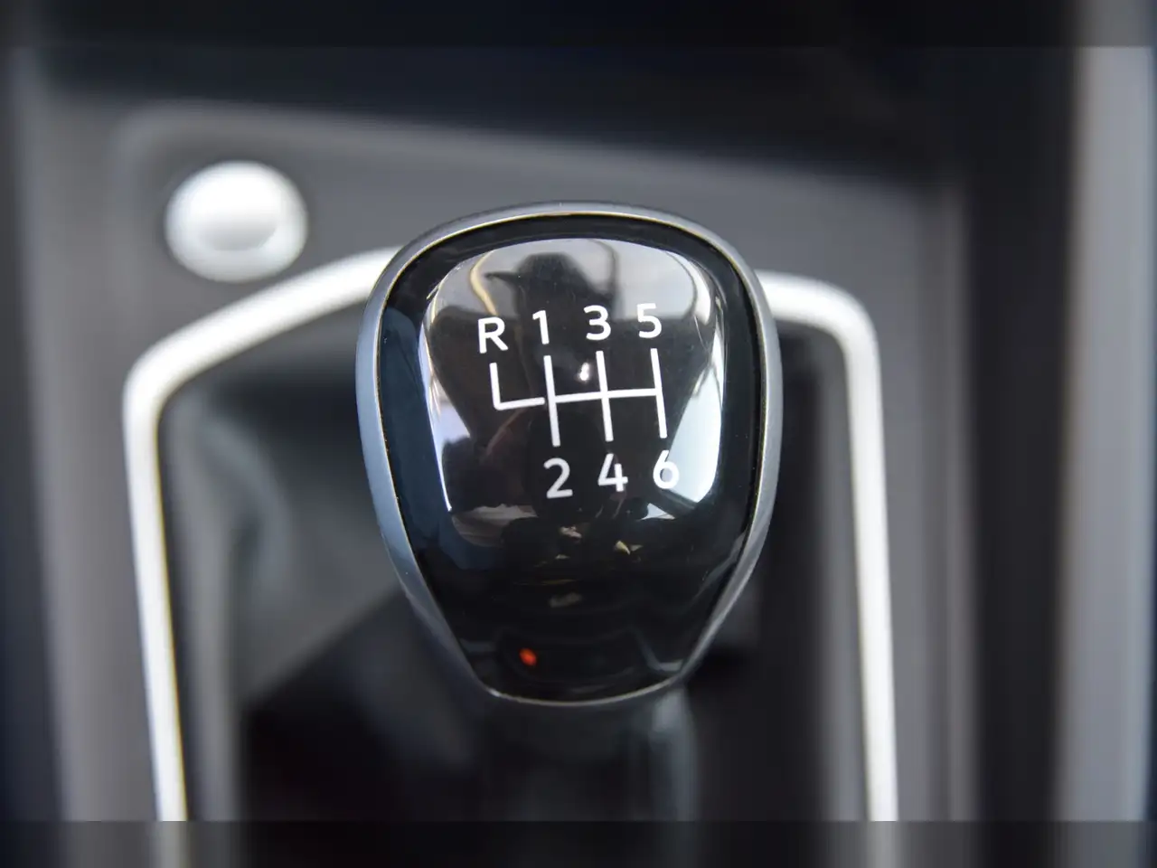 Volkswagen Golf VIII TSI Style AHK - LED - Navi - RearView 16